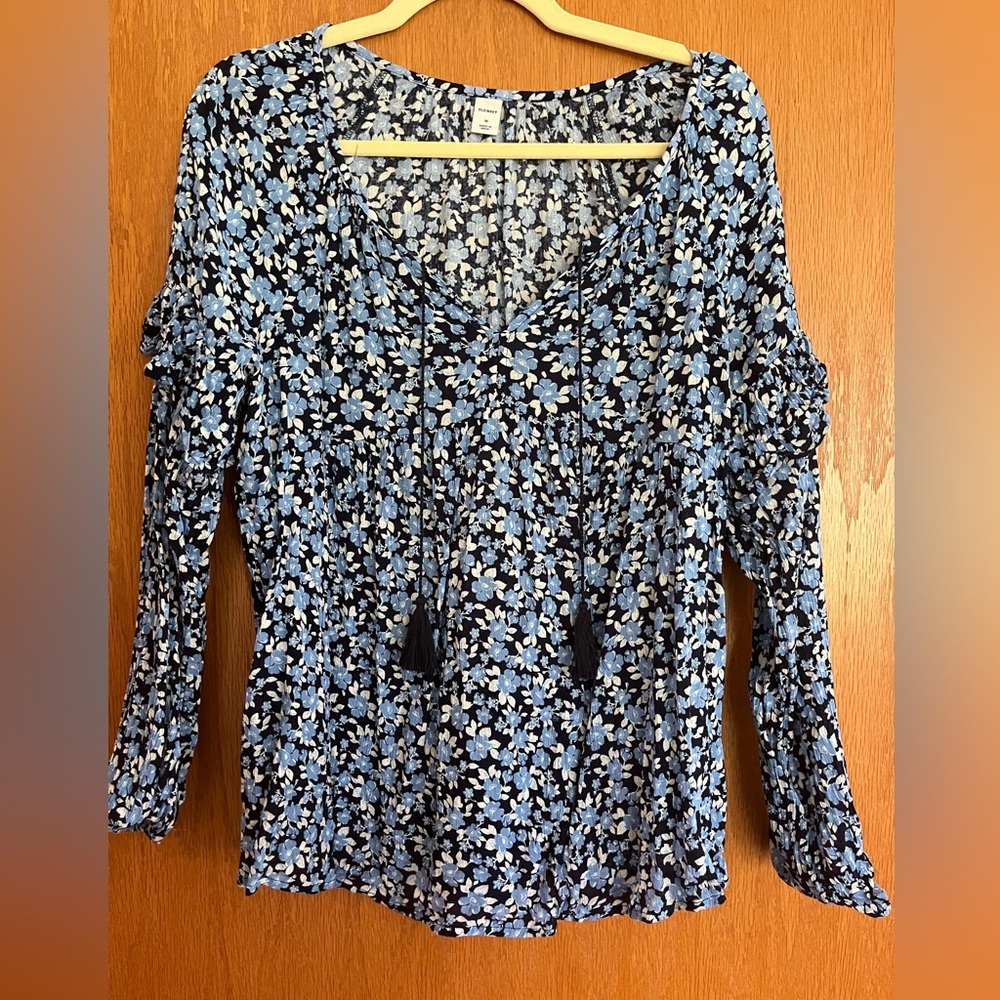 Old Navy long sleeve v neck blouse